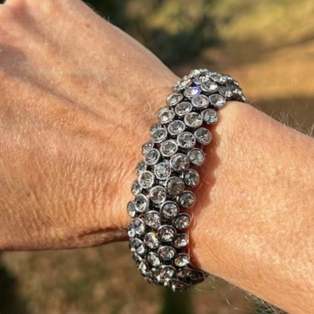 J. CREW Rhinestone Crystal Black Metal Stretch BRACELET